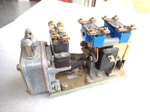 31017-17572-54 PNEUMATISCHES ZEITRELAIS VIERKANT D NEU - Bild 1 von 6