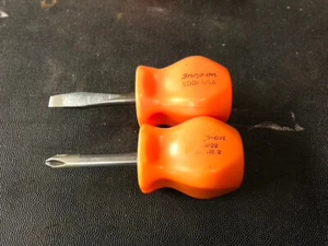 Pair, Snap-On Stubby Screwdrivers, Hard Orange Handles - Picture 1 of 4