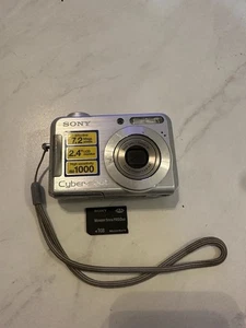 Sony Cyber-shot DSC-S700 Digital Camera 7.2MP 3X Optical Zoom TESTED & WORKING - Picture 1 of 6