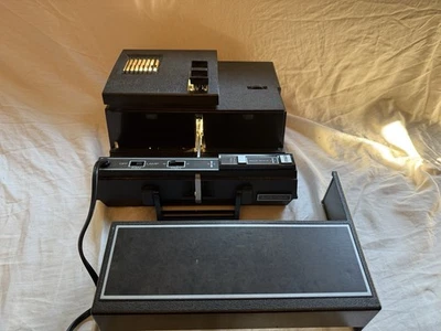 Sears Roebuck Slide Projector Model 837-9884 Vintage - TESTED - Image 1 of 4