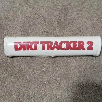 Old school NOS 白色手柄吧台垫 bmx 自行车乙烯基卡扣 Dirt 跟踪器 2 — 第 1/4 张图片