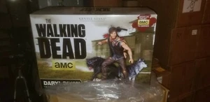 The Walking Dead TWD Gentil Gigante Daryl Dixon con Lobos Estatua A PRUEBA DE ARTISTA - Imagen 1 de 6