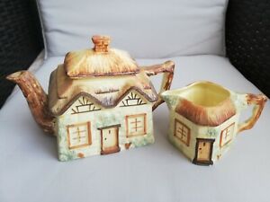 Keele Street Pottery Co Ltd Cottage Design Teapot and Milk Jug