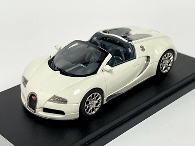 1/43 Looksmart Bugatti Veyron Grand Sport Soft top 2008 Solid White CF022 - Image 1 of 4