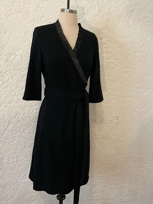 Vestido envolvente suéter vintage Diane Von Furstenberg 100 % lana 6, negro satinado con volantes Foto 1 de 4