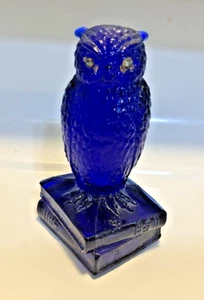 VTG 1970s “Wise Ole Owl” Figurine by Degenhart 3.50"Tall On Books Blue Glass - Picture 1 of 3