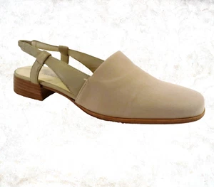 MICHELLE D Paige Sling Back Spring Sandal Womens Size 8 Beige Taupe Brazil AS IS - Picture 1 of 12