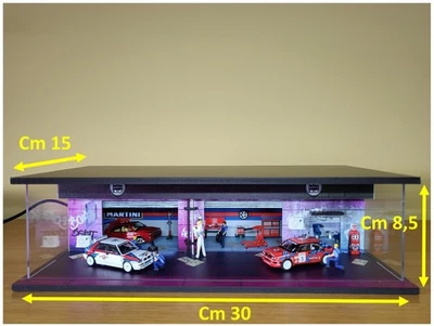 Teca Led Diorama 1:64 Lancia Delta Martini Racing Mini Gt con accessori 1:64 - Immagine 1 di 4
