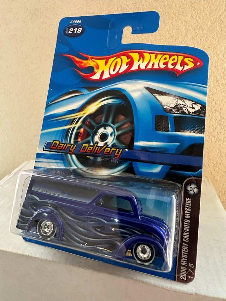 Hot Wheels Dairy Delivery 2006 Mystery Car/Auto Myster #219 J5 Foto 1 de 1