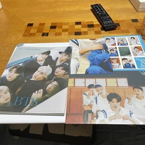 Us Ourselves Magazine - Foto 1 di 2