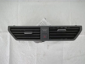 Volkswagen Jetta 2019-2024 tablero central aire acondicionado ventilación panel moldura interruptor de peligro OEM - Imagen 1 de 6