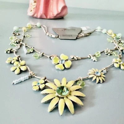 "Collar colgante peregrino multi hebra flor caramelo manzana verde tono plata 18""" Foto 1 de 4