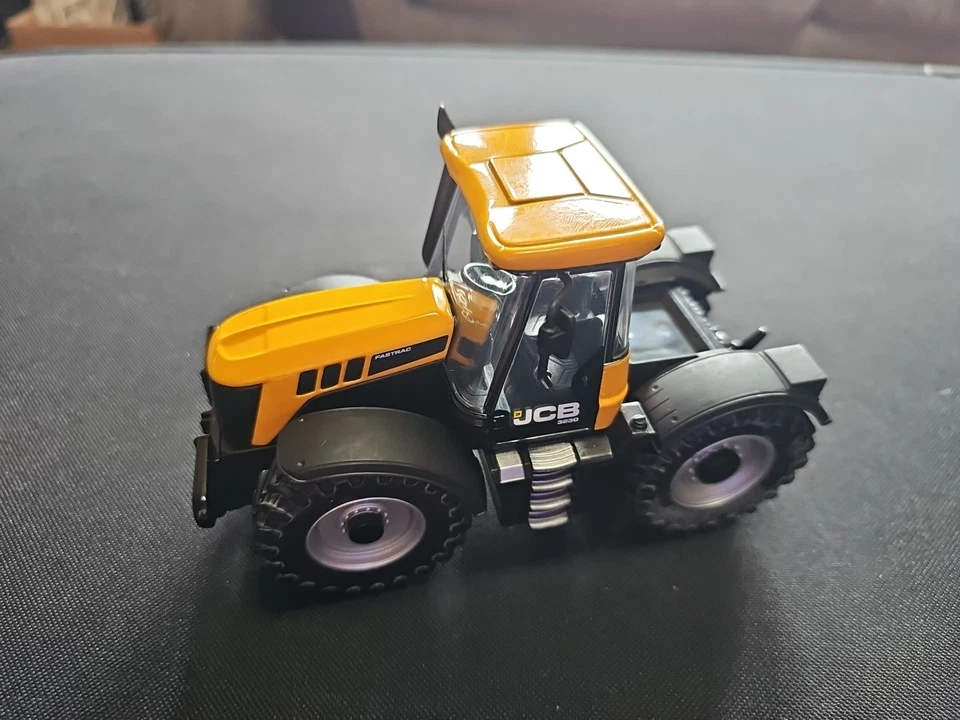 BRITAINS Fasttrac 1/32 Scale Diecast Model. 42762. Used, But Perfect - Image 1 of 4