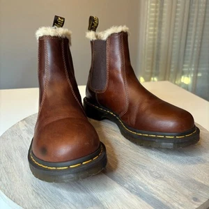 Dr. Martens Docs 2976 Leonore Faux Fur Lined Chelsea Brown Leather Boots Size 9 - Picture 1 of 9