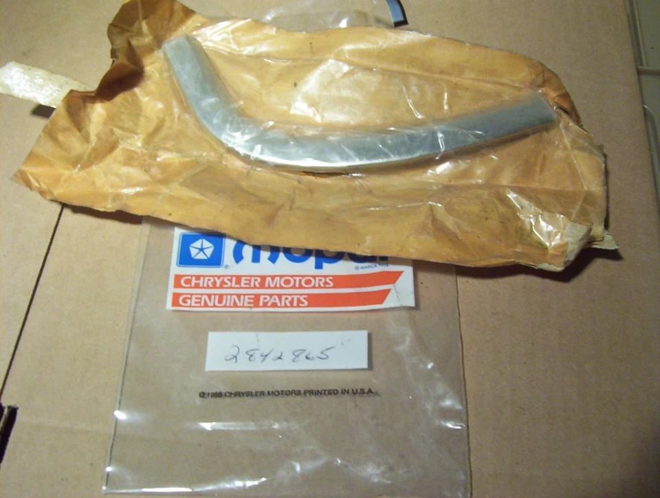 MOPAR NOS 1968 1969 1970 1971 CHRYSLER 300 CHROME MOULDING MOLDING 2842865 - Image 1 of 1