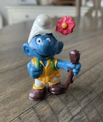 Los Pitufos 20041 Caminante Pitufo Senderismo Bastón Mochila Figura Estatuilla De Colección Foto 1 de 4