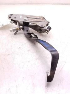 2005 PONTIAC VIBE 1.8L MT CLUTCH PEDAL ASSEMBLY - Picture 1 of 12