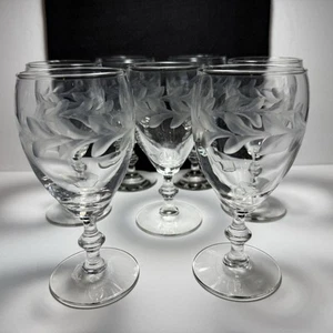 Guirnalda Rock Sharpe Gris Corte Hoja Guirnalda 7 Copas de Agua Vasos 6 1/8 " - Imagen 1 de 8