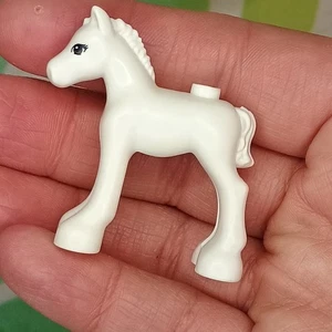 Lego Friends White With Black Eyes Baby Foal Horse Figure 11241pb01 - Picture 1 of 7