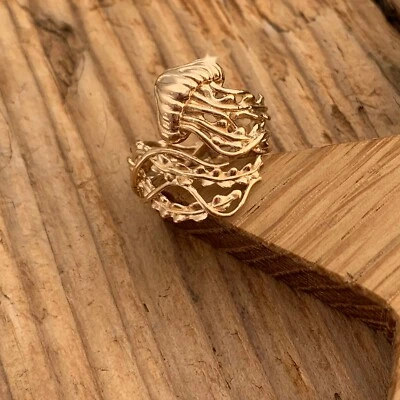 Jellyfish Ring Adjustable Gold Plated Bronze Deadly Animal Ocean Lovers Beach - Imagem 1 de 4