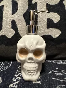 eyes skull soap pump dispenser brand new - Picture 1 of 3