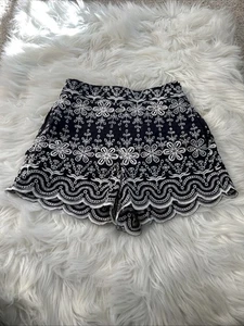 Anthropologie THML bestickte Shorts mit gewelltem Schnitt Gr. XS  - Bild 1 von 9