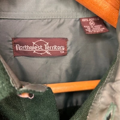 Vintage Northwest Territory Mens Medium Green Acrylic Button Up Shirt Pocketed - Image 1 of 4