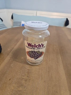 Welch's Welches Grape Jelly Vintage 20 oz. Glass Jar W/ Label Lid 70-80s Story  - Image 1 of 4