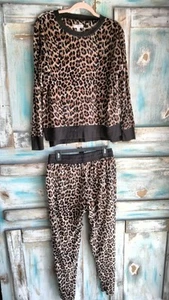 SECRET TREASURES CHEETAH PRINTED PAJAMA SET SIZE SMALL - Picture 1 of 4