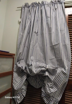 Cenefa Crown Craft - Rayas Azules con Volantes - Ajustable - Nueva de Lote Antiguo Foto 1 de 4