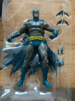 Batman Hush figurine McFarlane DC Multiverse blue - Photo 1/4