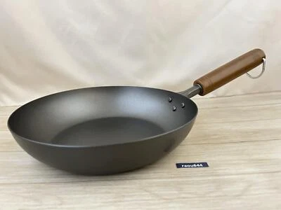 Hasemoto Pure Titanium Ultralight  Frying Pan With Wooden Handle 22cm 1.2 mm - Image 1 of 4