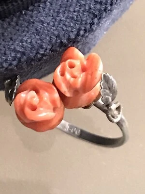 anello argento 800 e rose di corallo contrariè vintage lavorato motivo vegetale - Immagine 1 di 4