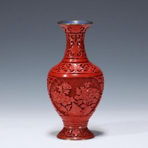 Chinese Cinnabar Lacquer Vase with Flowers - 15,2 cm
