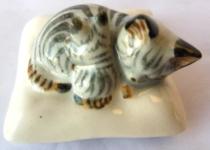 KLIMA E751 Miniature statuette en porcelaine - CHAT CALIN SUR COUSIN CAT - Imagen 1 de 3