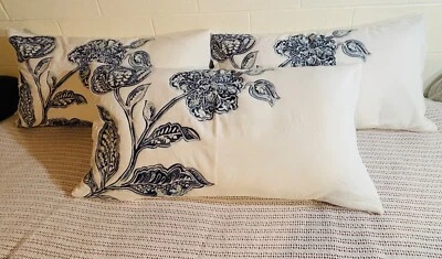 Croscill 3 fundas de almohada bordadas hojas florales azul blanco 36x20 tamaño king Foto 1 de 4