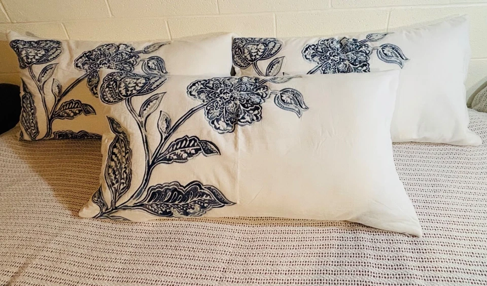 Croscill 3 fundas de almohada bordadas hojas florales azul blanco 36x20 tamaño king Foto 1 de 4