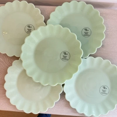 Plato de ensalada Pioneer Woman Timeless Beauty jadeíta festoneado 8,5” precio por nuevo con etiquetas Foto 1 de 4