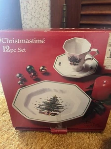 Vintage Nikko Happy Holidays 12 Piece Dinner Set Christmas Plates JAPAN Cups - Picture 1 of 7
