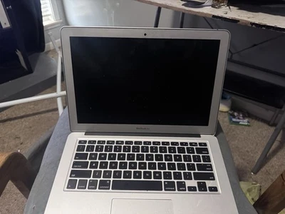 Apple MacBook Air 13.3 inch Laptop - A1466 (2015) - Image 1 of 2