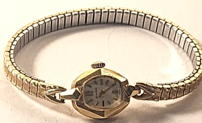 VINTAGE BULOVA LADIES WATCH 14k YELLOW GOLD RUNNING - Image 1 of 4
