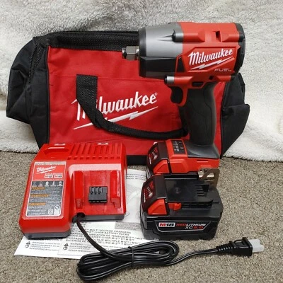 Juego de llaves de impacto de par medio Milwaukee 2962-22 M18 FUEL 18 voltios 1/2" Li-Ion·¡Nuevo! Foto 1 de 4