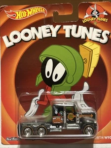 Neu 2013 Hot Wheels BLACK KENWORTH W900 Looney Tunes Marvin Martian TOP - Bild 1 von 5