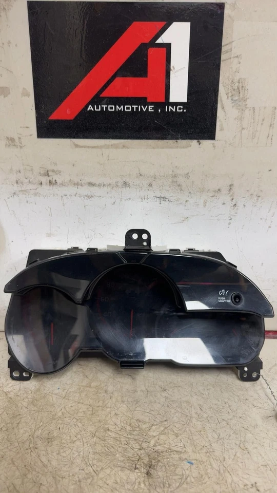 Pontiac Vibe 2009-2010 2,4 L velocímetro (cluster) tracción delantera automática EE. UU. Foto 1 de 4