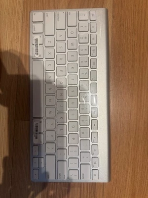 New Apple A1314 Wireless Bluetooth Keyboard White Silver - Image 1 of 2