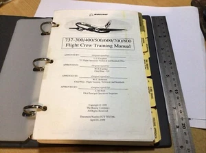 Boeing 737-300/400/500/600/700/800 manual de entrenamiento de tripulación de vuelo FCTM 1999 - Imagen 1 de 24
