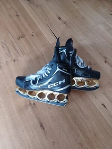 T-Blade Eishockyschuhe CCM XF70 Gold Schwarz Voll Carbon Gr.41-42 - Bild 1 von 2