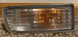 OEM Genuine RH Bumper Turn Signal 1999-2002 Toyota 4Runner 81510-35260 - Picture 1 of 5