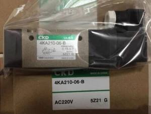 1 Stück Neu Magnetventil 4KA210-06-B-AC220V - Bild 1 von 1