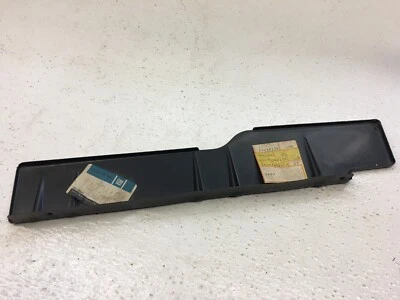 GM NOS 1982-88 Chevrolet Pontiac Radiator Support Baffle 14034134 A & G Body Foto 1 de 4